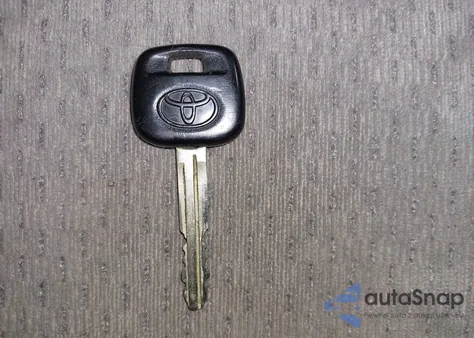 2002 Toyota Camry Le z USA, uszkodzony, nr VIN 4T1BE32K32U528231